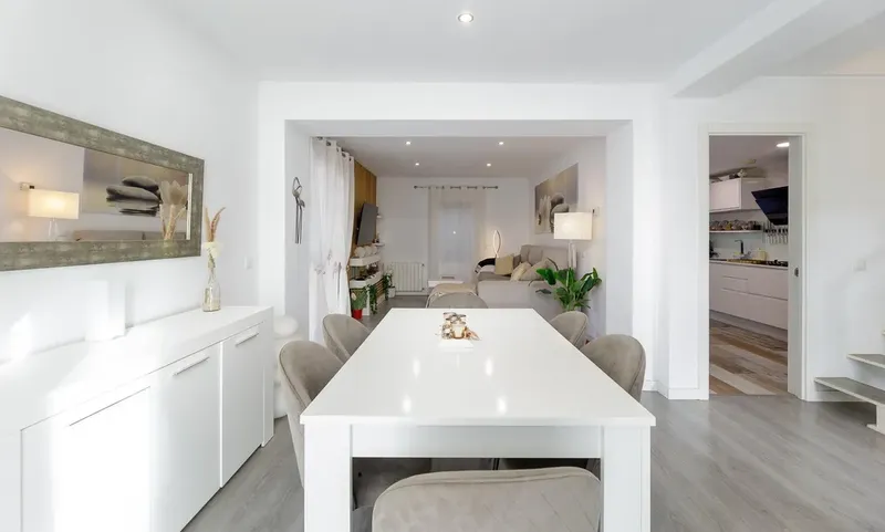 Modern renovated townhouse with large terrace and... — photo 3