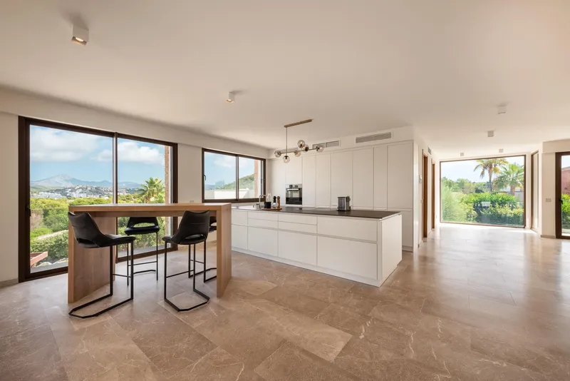 Spacious luxury villa in Nova Santa Ponsa — photo 9