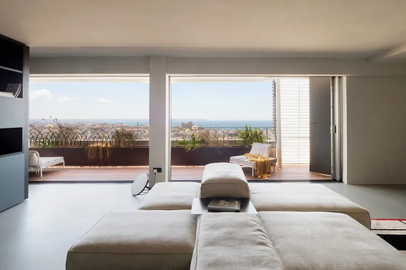 Stunning apartment with panoramic sea and Palma bay views — photo 3