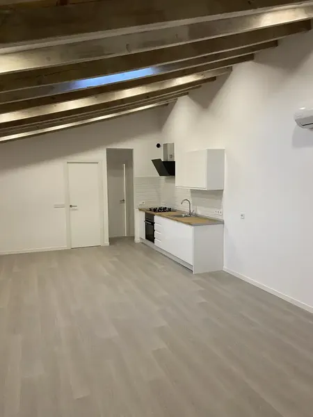 2 piso , totalmente reformado, luminoso, con Parket, con baño completo y cocina totalmente amueblado con todos los electrodomésticos, lavado — photo 4