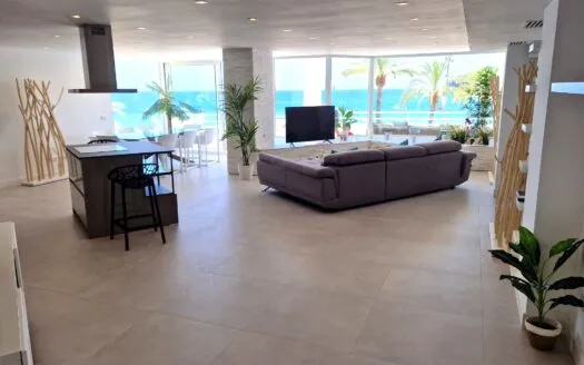 Unique and stunning apartment with outstanding sea views located in the ‘Wavehouse’ Magaluf – For Rent — photo 1