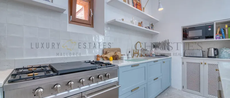 Charming renovated townhouse in Fornalutx with garden and mountain views — photo 9
