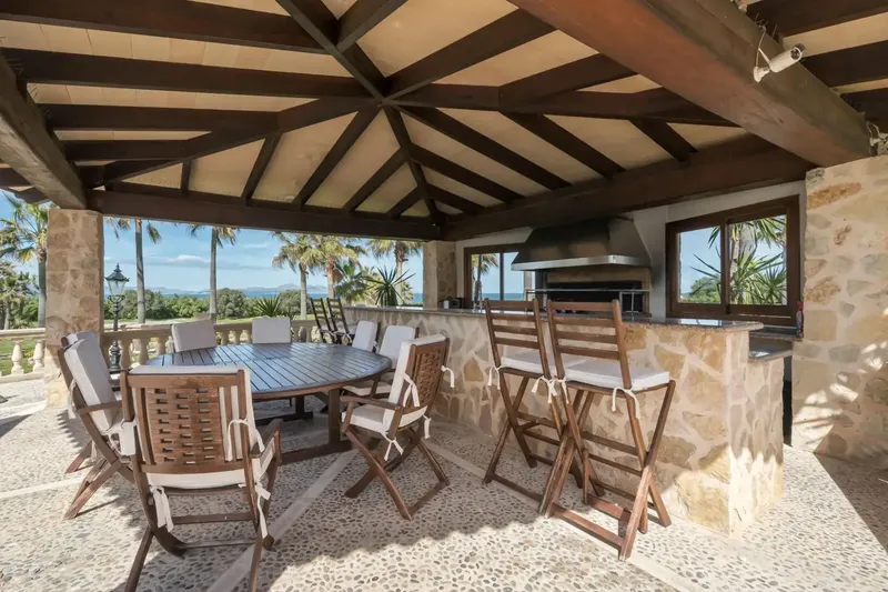 Impressive rustic estate 300 m from the sea, with spectacular views of Alcudia Bay and mountains, with approx. 14,280 m2 of land — photo 9