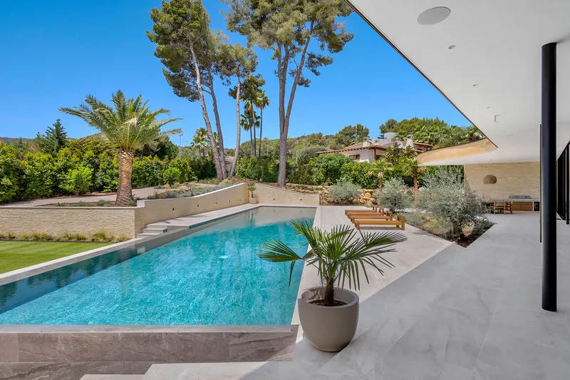 Exclusive designer villa with top equipment in a prime residential area — photo 6