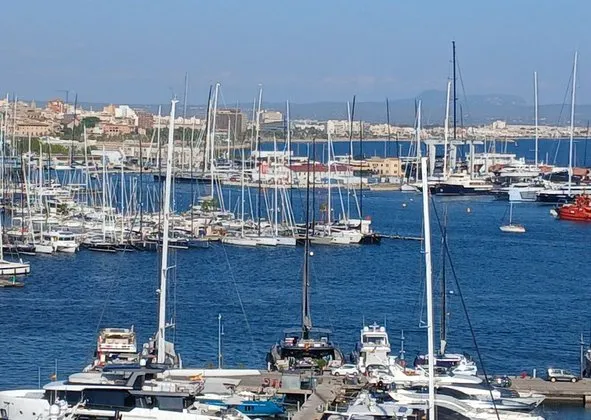Flat / apartment in Federico Garcia Lorca, 21, Paseo Marítimo, Palma de Mallorca — photo 1