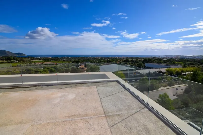 For sale this modern chalet under construction, near completion, of a unique style, with impressive sea and mountain views — photo 12