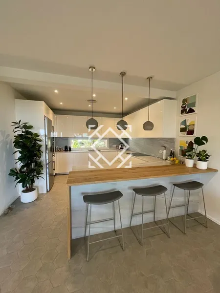 Elegant villa with privileged sea views for sale in Alcanada, in the exclusive Bay of Alcudia, Mallorca. — photo 10