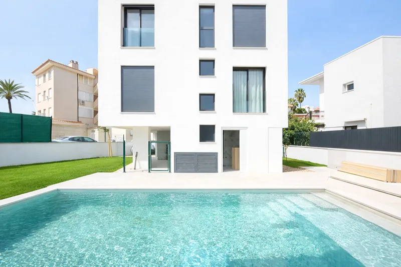 New contemporary duplex penthouse with private terrace, pool and sea views in Palma — photo 2