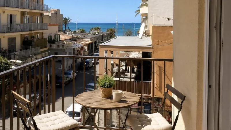 75m² apartment with 4 rooms, balcony and sea view for sale — photo 1