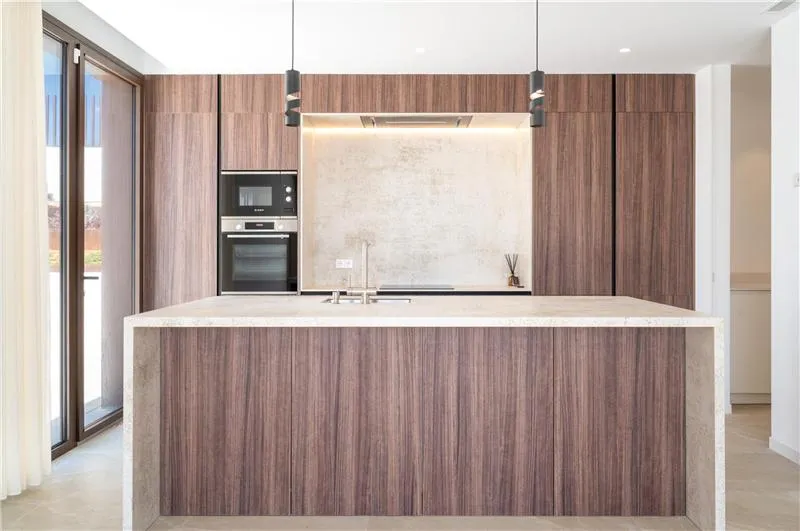 Newly built detached house with a large swimming pool on a 1,050 m² plot — photo 8