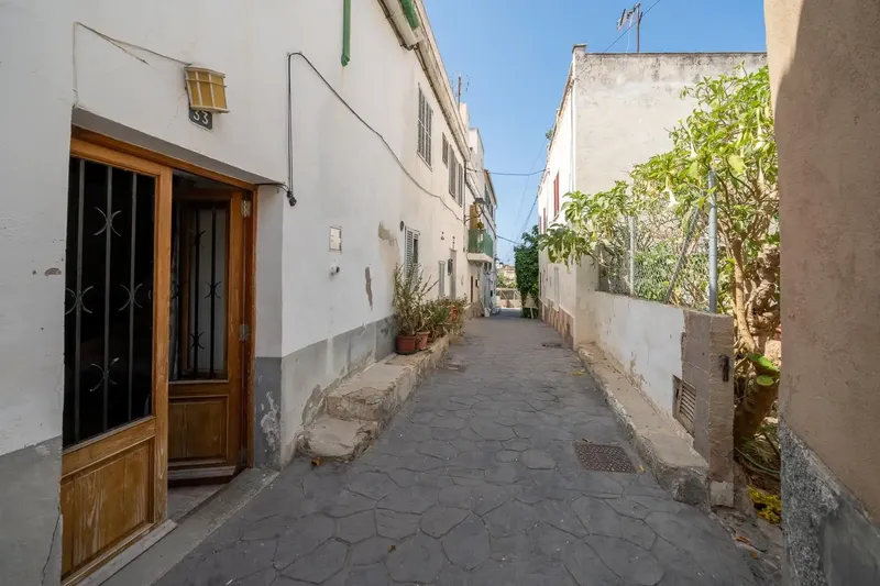 Magnificent townhouse for sale in Andratx Pueblo, a property that stands out for its spaciousness, brightness and for having an attractive outdoor space — photo 4