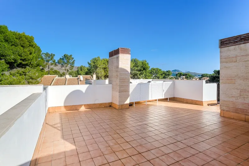 Port de Pollença excellent condition apartment for sale with private terrace and roof terrace — photo 2