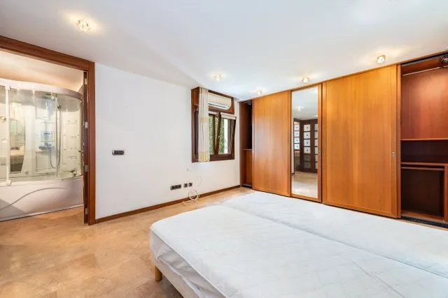 Exclusive sea view penthouse to refurbish for sale in Illetes, Southwest Mallorca — photo 9