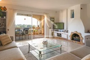 Ref. PRO212 – Spacious ground floor apartment in prime location with fantastic views of the marina Porto Petro, the open sea and the mountains — photo 3