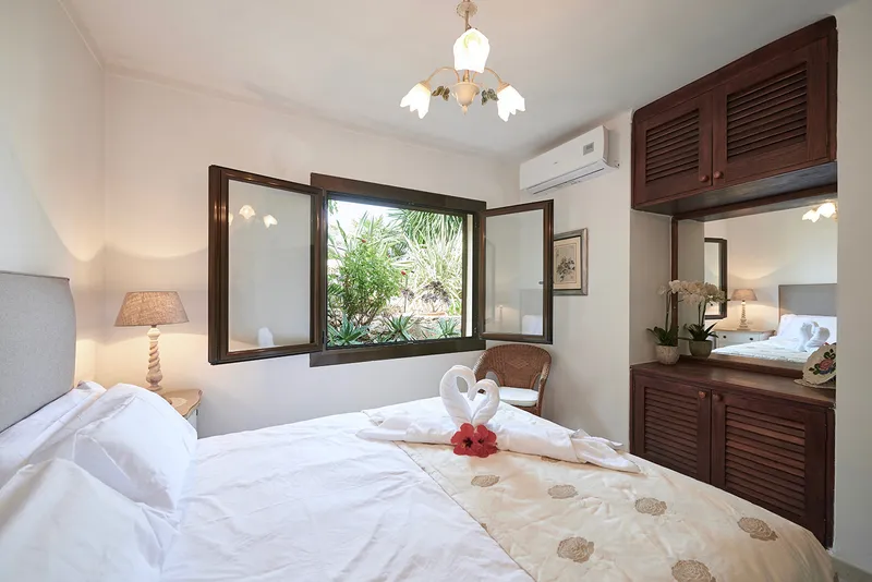 Charming apartment with wonderful sea views in Cala Llamp — photo 8