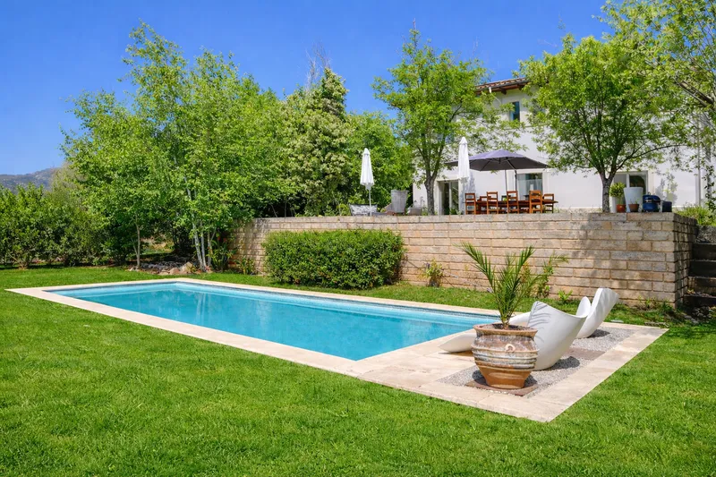 A secluded villa in Esporles, surrounded by the harmony of nature, space and authentic Mallorca — photo 1