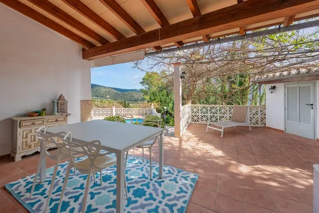 Villa with rare unrestricted rental license, extension planning permission and lovely views for sale near Campanet, Mallorca — photo 2