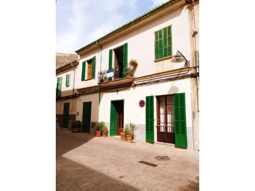 Beautiful village house in the center of Porreres. Old house 4 bedrooms + 1 auxiliary room — photo 1