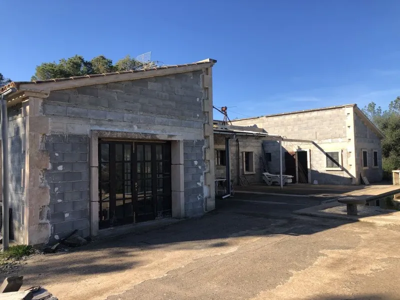 Country house in advanced stages of construction located on a hilltop on the outskirts of [...] — photo 2