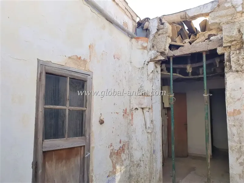 House to renovate in Felanitx, located in the Can Moix area on Ps. Ramón Llull, with a plot area according to the cadastre of 398m2, with — photo 7