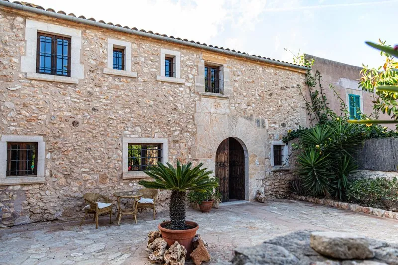 Traditional Mallorcan country house with tourist license for 10 people just a few minutes [...] — photo 1
