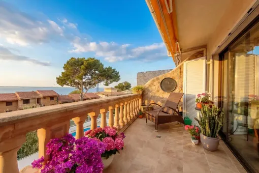 Puerto Alcudia, south-facing apartment, close to the sea and with beautiful views over the bay of Alcudia — photo 1
