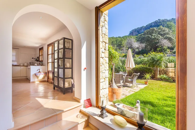 Investment property: Mediterranean estate with versatile uses — photo 7