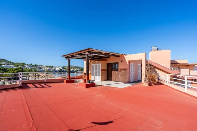 Frontline penthouse to renovate for sale in Santa Ponsa, Southwest Mallorca — photo 2