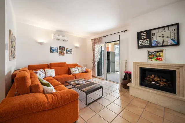 Townhouse for sale beside the golf course in Camp de Mar, Southwest Mallorca — photo 3