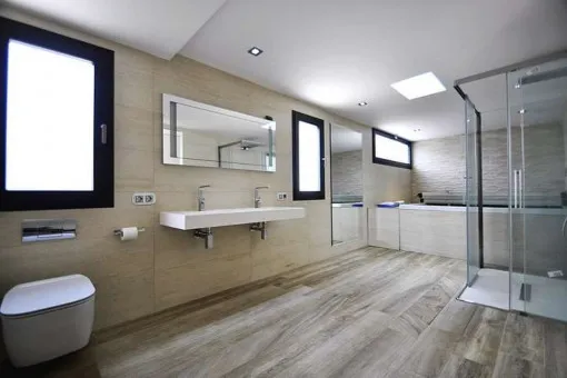 Son Vida: Modern and spacious villa in idyllic location with pool in Son Vida — photo 12
