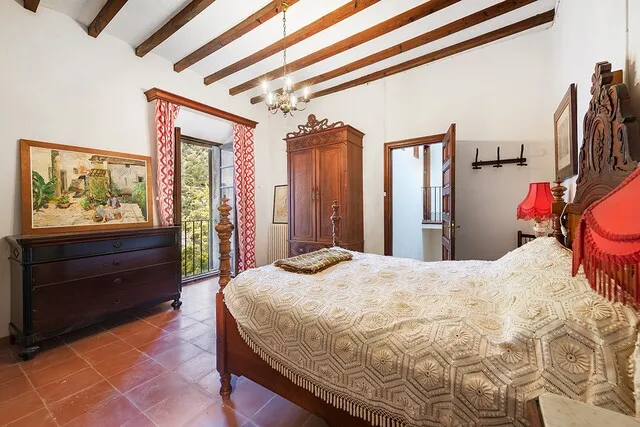 Unique and exceptionally large town house for sale in Fornalutx, Mallorca — photo 12