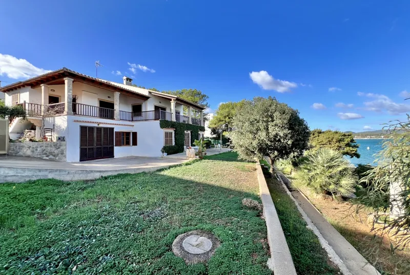 Detached house on the seafront in Portocolom — photo 3