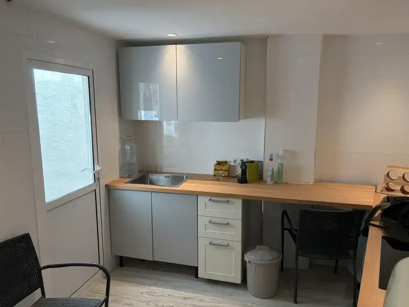 Espacio en sótano de dos plantas con terraza. Cuenta con licencia de bar en funcionamiento, pero actualmente se utiliza como estudio. Ideal  — photo 5