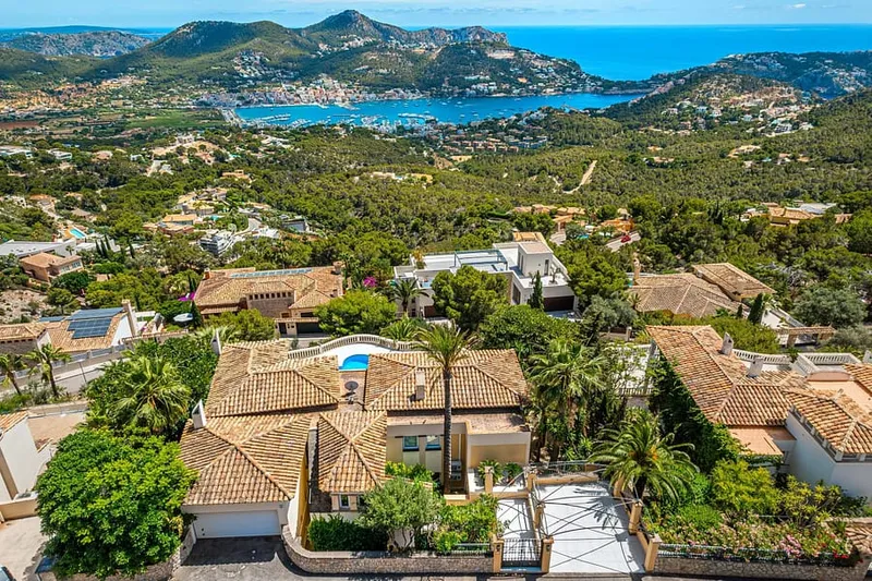 Villa with Panoramic Views and Holiday Rental Licence in a Prime Location of Puerto de Andratx — photo 3