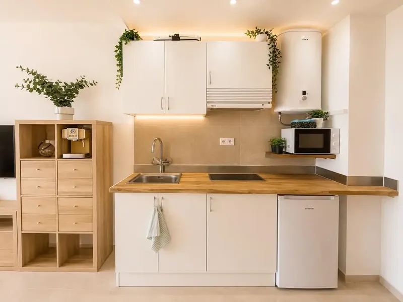 INMOPROPIEDAD presenta este atractivo apartamento en Calas de Mallorca, completamente reformado y listo para entrar a vivir, situado en un e — photo 4