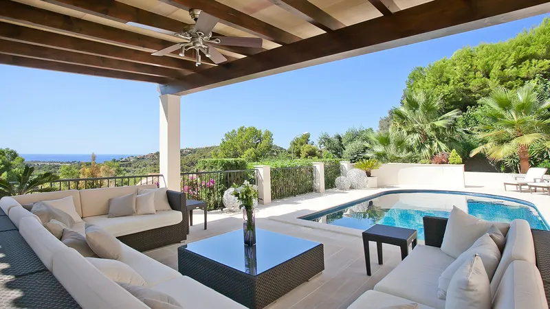 Mediterranean luxury villa with fantastic views over Bendinat to the sea — photo 3