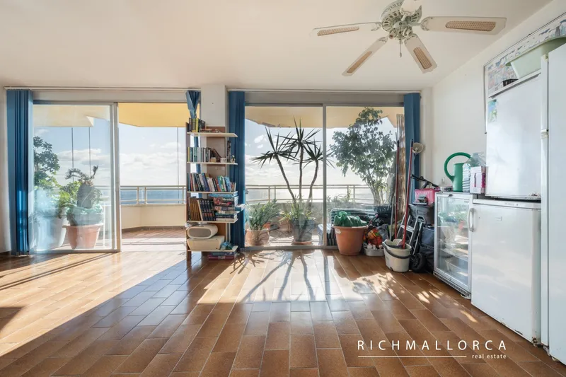 Sea-View Apartment for Renovation in Illetas – Top Investment Opportunity — photo 11
