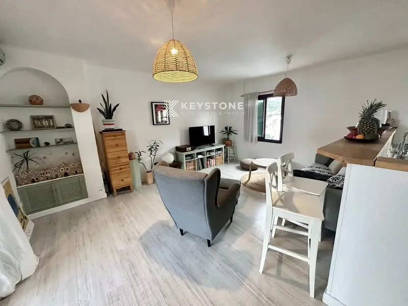 Beautiful penthouse for rent in Génova, one of the most sought-after and special areas of Palma de Mallorca, combining tranquillity, charm and — photo 5