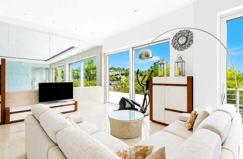 Luxury villa with sea views in Costa de la Calma — photo 10