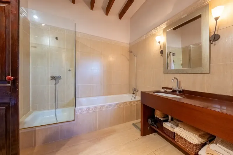 Charming village house in classic Mallorcan style located in the center of Capdepera, offering approx. 180 m² of living space — photo 11