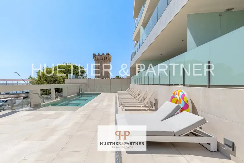 This exclusive newly built apartment is located in a privileged position on the Paseo Marítimo of Palma de Mallorca and impresses — photo 1