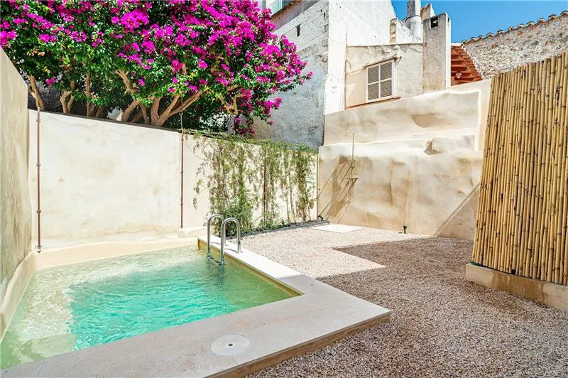 Traditional Mallorcan house with garden on an approximately 194 m² plot. — photo 6