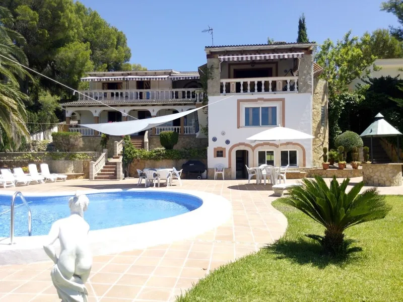 Beautiful Villa with Sea Views Ideally Located in Santa Ponsa — photo 10