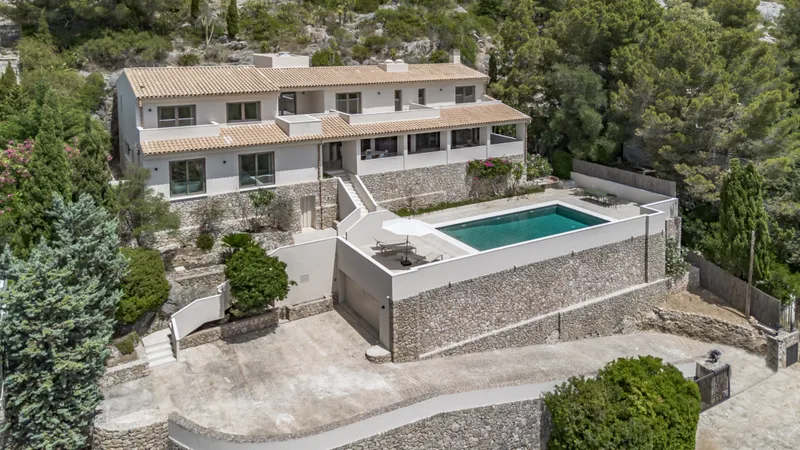 Luxury Hillside Villa with Spectacular Views over Pollensa Bay and the Tramuntana Mountains — photo 1