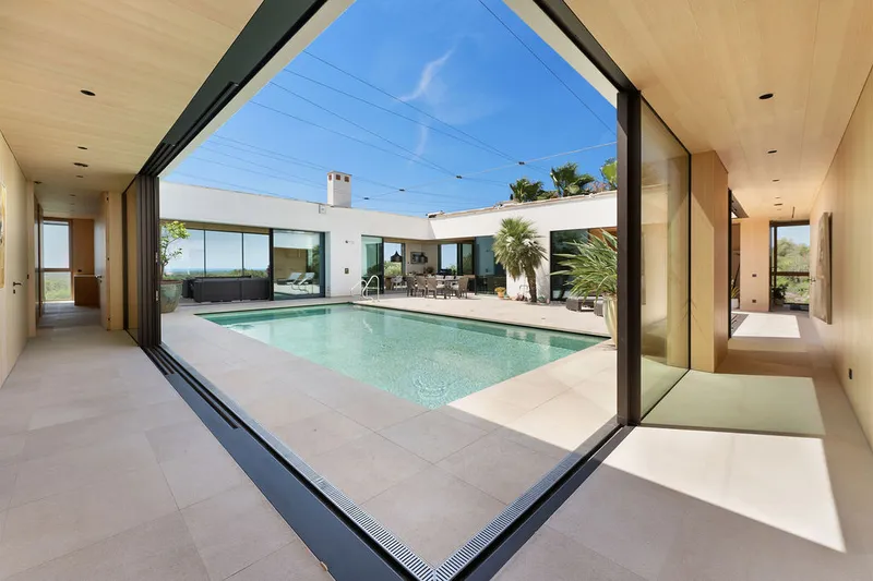 Modern Design House with Sea Views, High-Tech Pool and Guest Apartment — photo 2