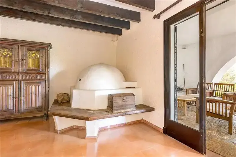 Finca on plot of approx. 1,400m2 with panoramic sea views, 214m2 built, large living-dining room with fireplace, furnished and equipped kitchen — photo 11