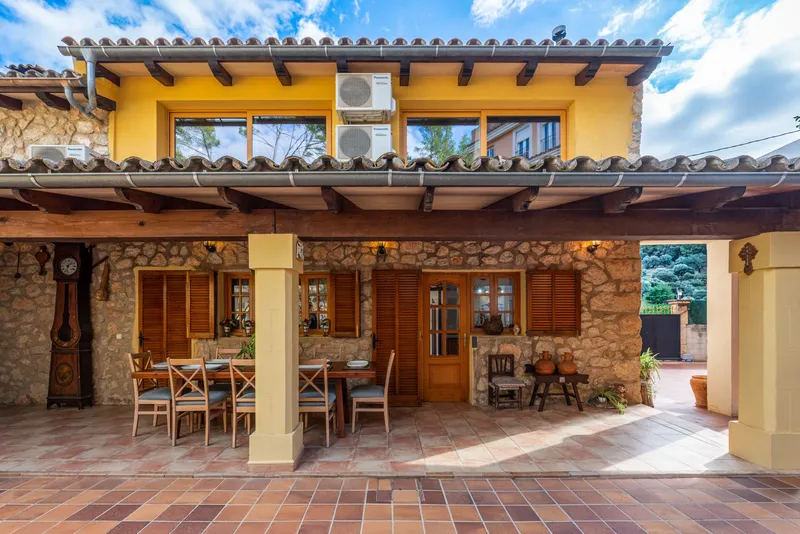 Townhouse on the edge of Andratx with wonderful mountain views — photo 1