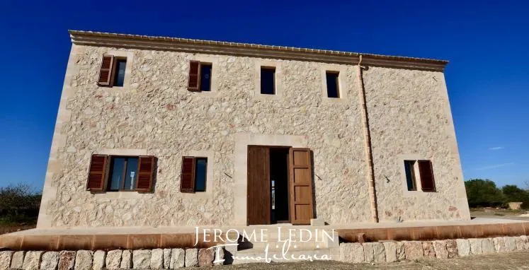 Landscape House on the way to lighthouse of Ses Salines — photo 2