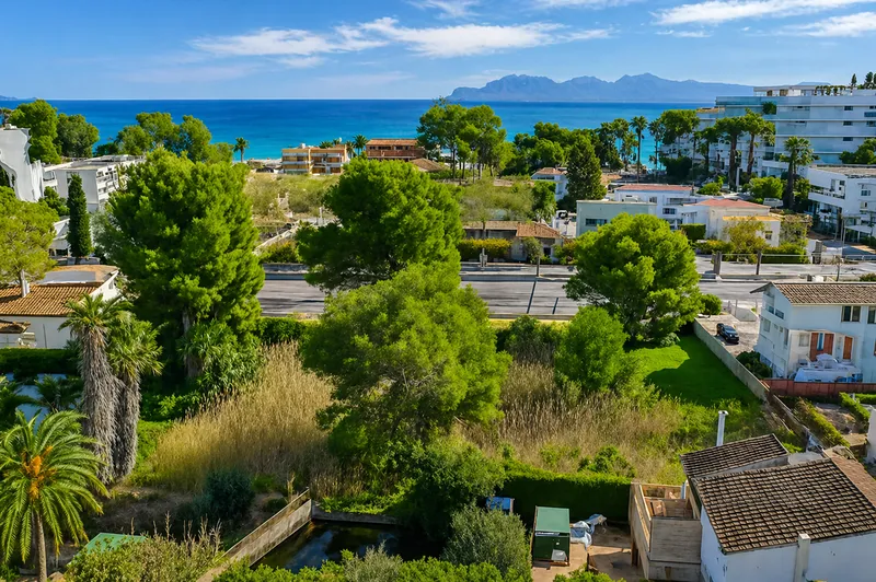 Investment plot by the sea and the beautiful beach of Alcudia, Playa de Muro Mas — photo 1