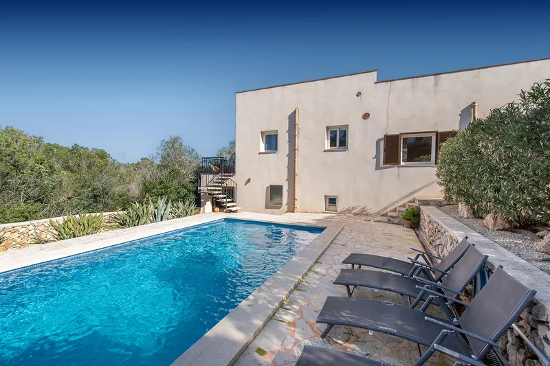 Attractive villa with holiday rental license, pool and green views near the beach — photo 2